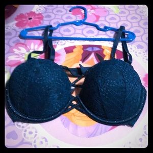 One bras Victoria’s secret